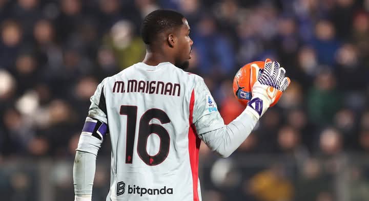 Mike Maignan yang segera memperpanjang kontrak dengan AC Milan.