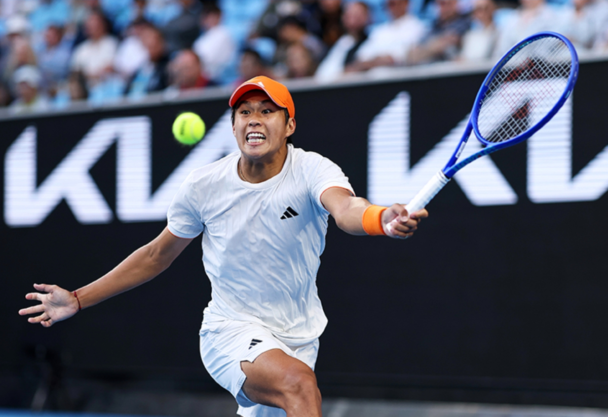 Learner Tien bikin gempar Australian Open usai menggilas Daniil Medvedev dan menantang Alexander Zverev di perempat final.