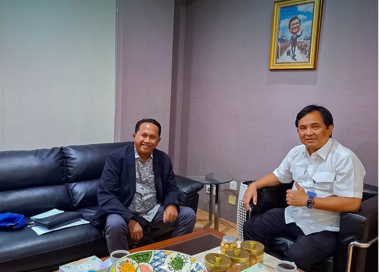 Kepala Dislutkan NTB, Muslim, S.T., M.Si., (kiri) melakukan koordinasi intensif dengan KKP RI&nbsp;bersama&nbsp;Ketua Satgas Percepatan Pembangunan Kampung Nelayan Merah Putih Trian Yunanda di Jakarta.
