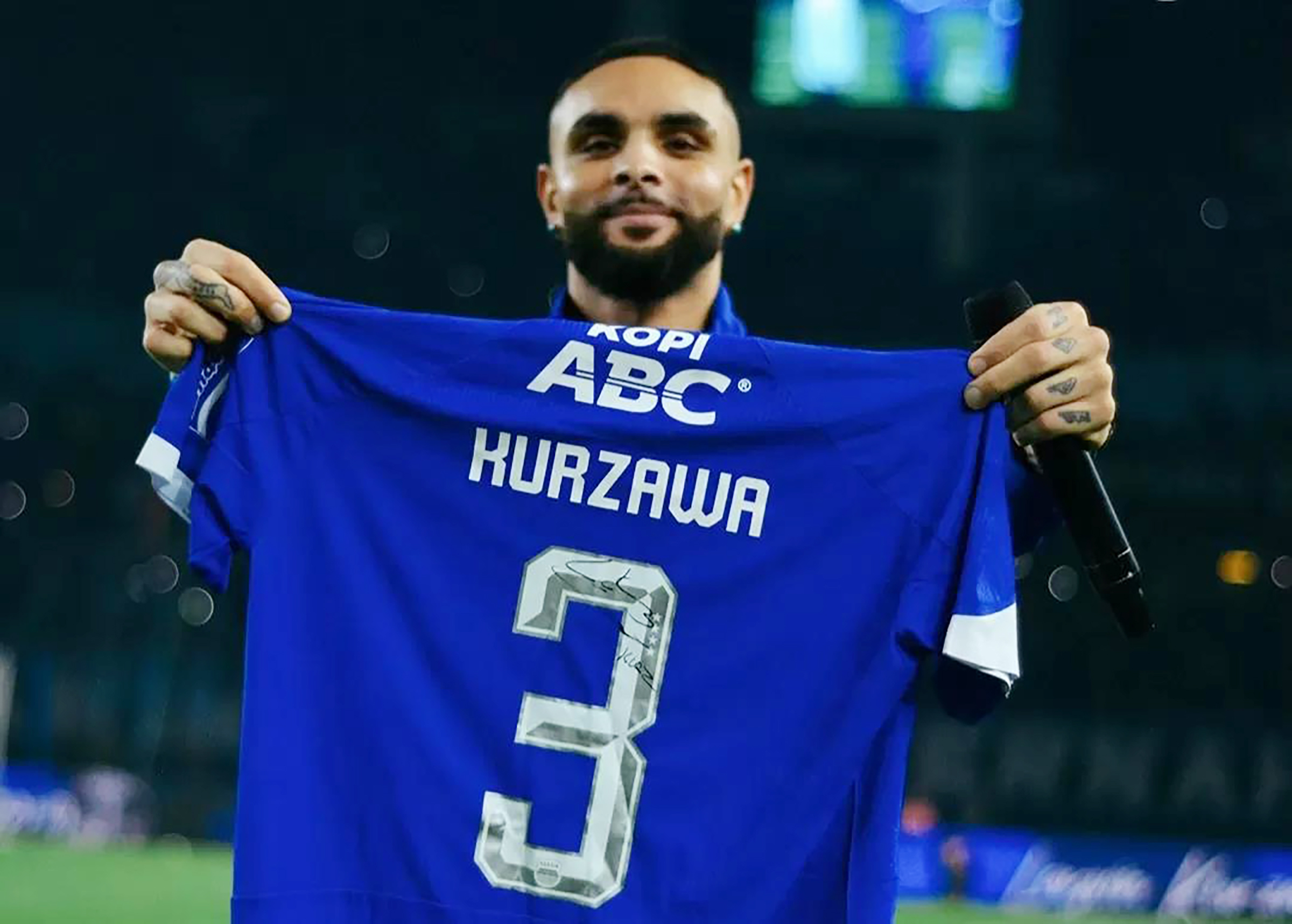 Persib Bandung mendatangkan mantan bek Paris Saint-Germain (PSG) Layvin Kurzawa. (Instagram Persib)