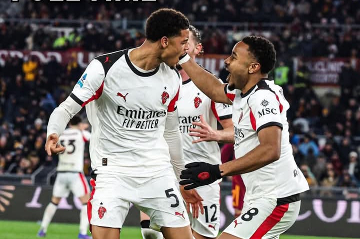 Koni De Winter meluapkan kegembiraan usai membawa AC Milan unggul 1-0 atas AS Roma berkat golnya.