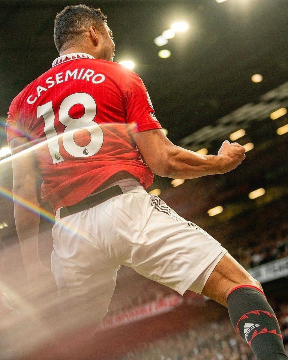 Manchester United disebut menghabiskan lebih dari &pound;150 juta untuk Casemiro. Mahal, juara FA Cup dan Carabao Cup, tapi tetap dipertanyakan.