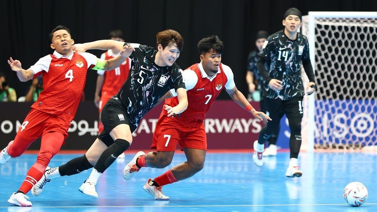 Tim Nasional Futsal Indonesia (merah) mengalahkan Korea Selatan pada laga perdana Piala Asia Futsal 2026 (dok. AFC).