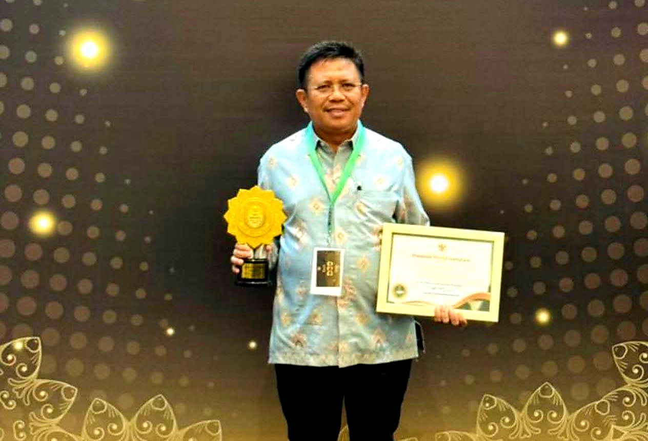 PENGHARGAAN NASIONAL: Bupati Lombok Barat Lalu Ahmad Zaini menerima pernghargaan UHC Award 2026 yang diselenggarakan oleh BPJS Kesehatan di JIEXPO Kemayoran, Jakarta Pusat, pada Selasa sore, (27/1).