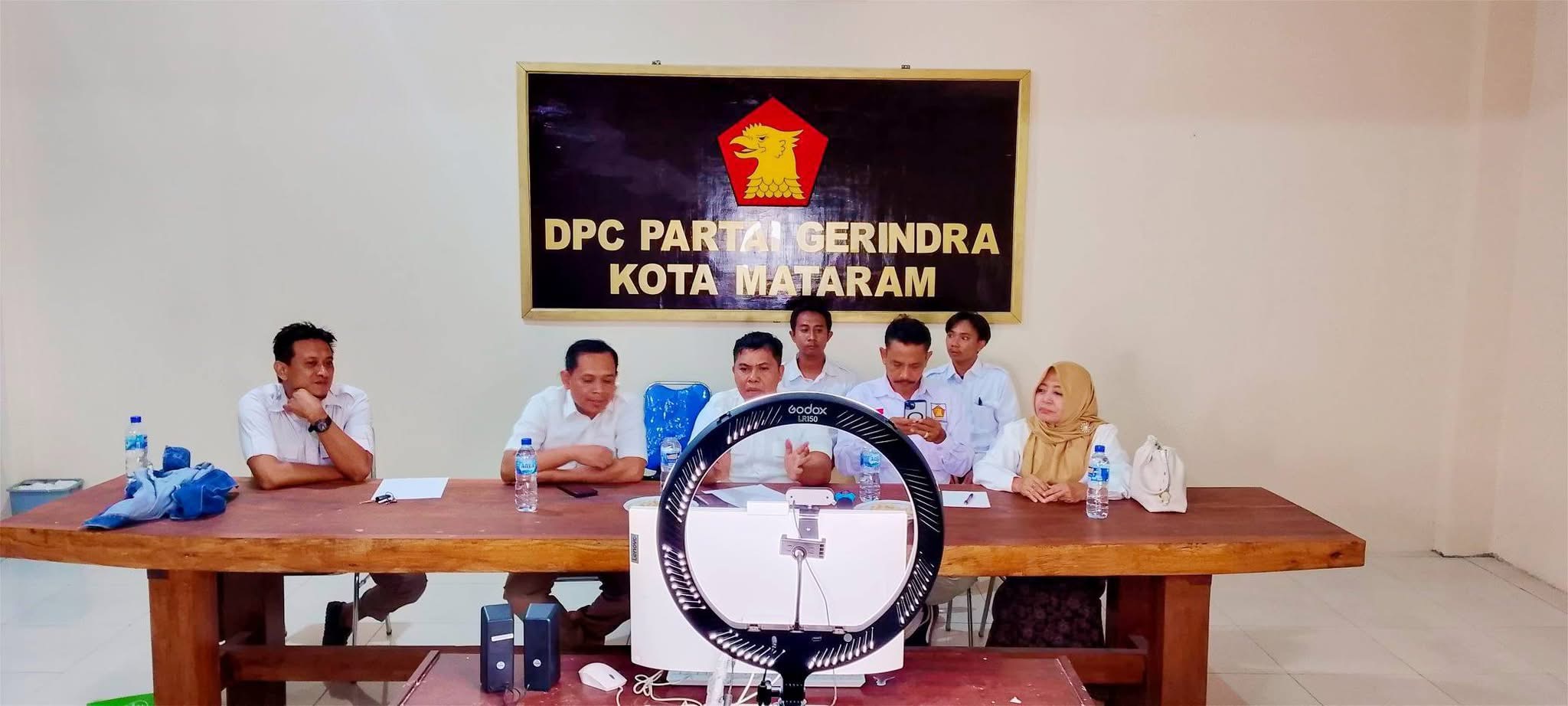 Zoom Meeting Partai Gerindra untuk persiapan HUT ke-18 yang diikuti oleh jajaran DPC Partai Gerindra Kota Mataram.