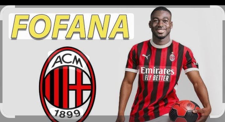 Gelandang AC Milan Youssouf Fofana.