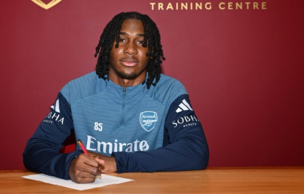 Pemain muda Arsenal Josiah King resmi meneken kontrak profesional