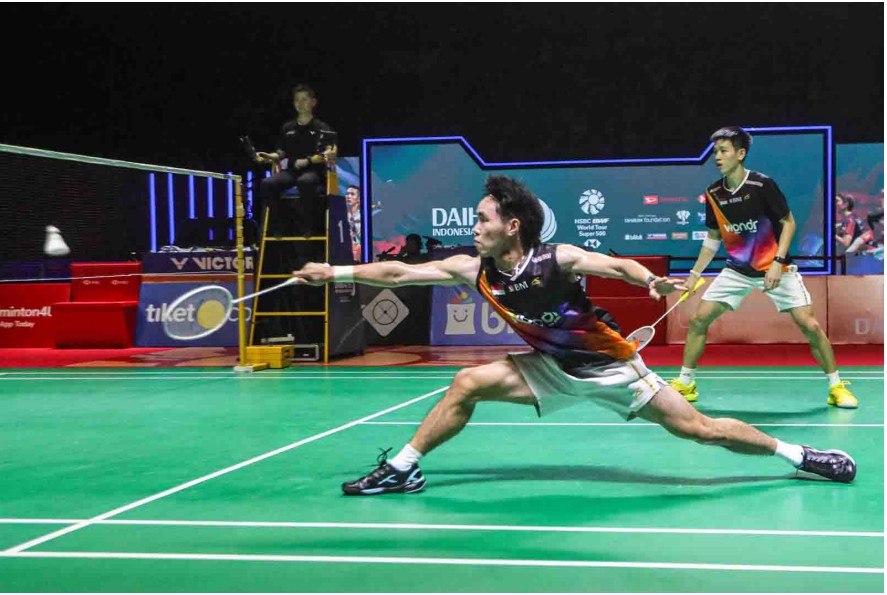 DUA BULAN DUA FINAL: Nicolaus Joaquin (kiri) dan Raymond Indra final Indonesia Masters 2026 di Istora Senayan, Jakarta (25/1). Mereka juara Australia Open 2025 dan runner-up di Indonesia Masters 2026.
