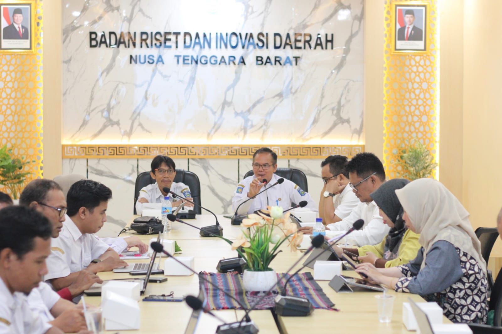 Melalui Forum Group Discussion (FGD) yang digelar pada Rabu (28/01/2026), BRIDA NTB membedah dua riset strategis yang memfokuskan pada pemanfaatan komoditas lokal: nira aren, kelor, dan rumput laut.
