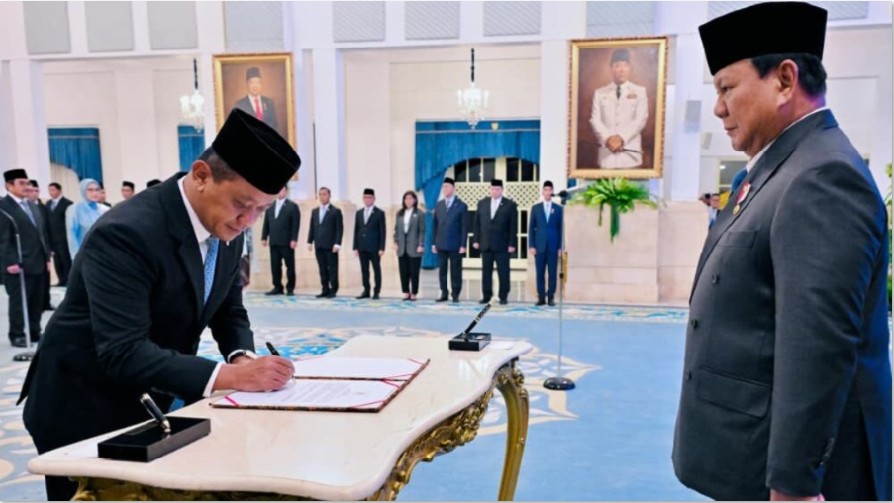 LANTIK: Presiden Prabowo Subianto melantik keanggotaan Dewan Energi Nasional di Istana Negara, Jakarta, Rabu (28/1).