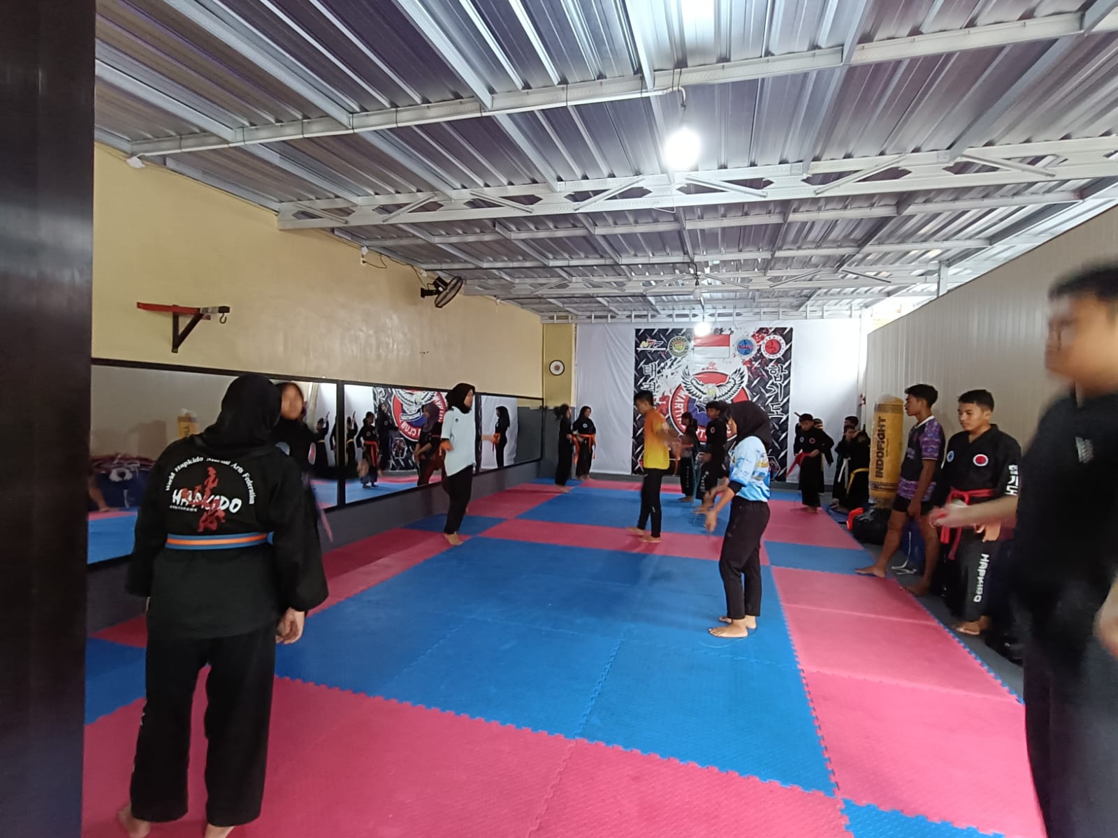 Atlet hapkido dari kabupaten dan kota berlatih bersama jelang Porprov NTB 2026.