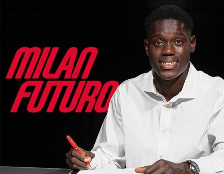 El Hadji Malick Cisse menandatangani kontrak dengan AC Milan untuk Milan Futuro.