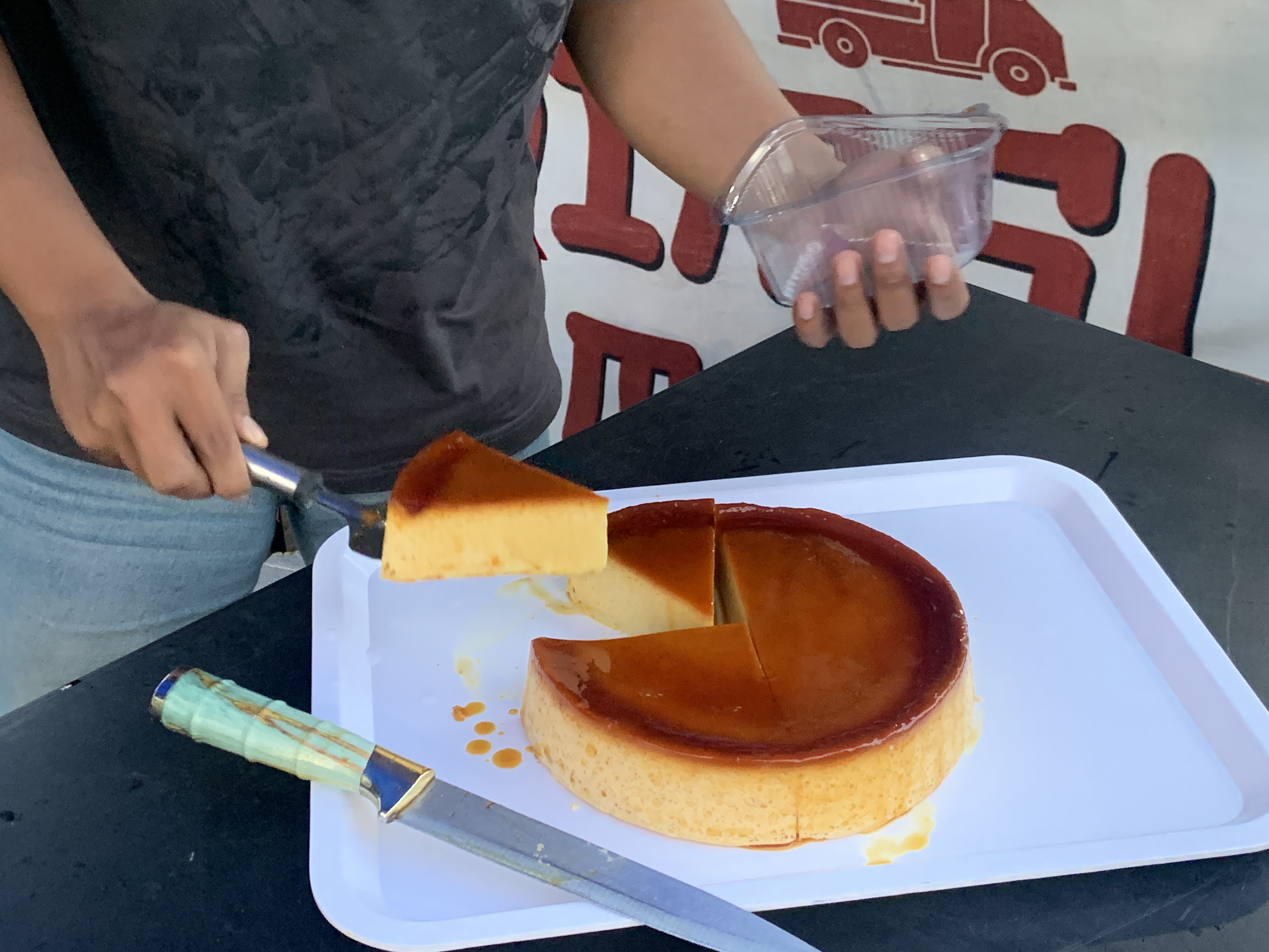 Quesillo di depan eks bandara