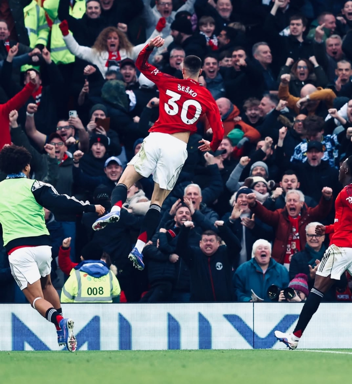 Selebrasi Benjamin Sesko usai memastikan kemenangan Man utd atas Fulham, Minggu malam (1/2). (FOTO: IG manutd)