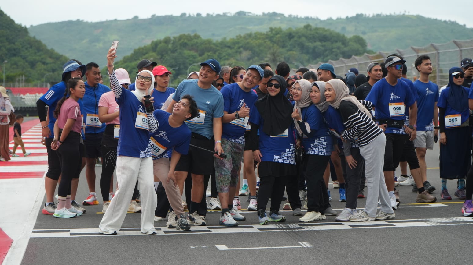 FUN: Para dokters anestesi menikmati senja di Sirkuit Mandalika rangkaian INISIA Sunset Fun Run.