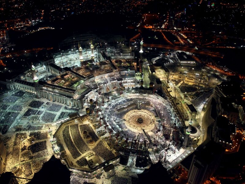 Salat Tarawih di Makkah dan Madinah Ramadan 2026 dipastikan 10 rakaat, bukan 20.