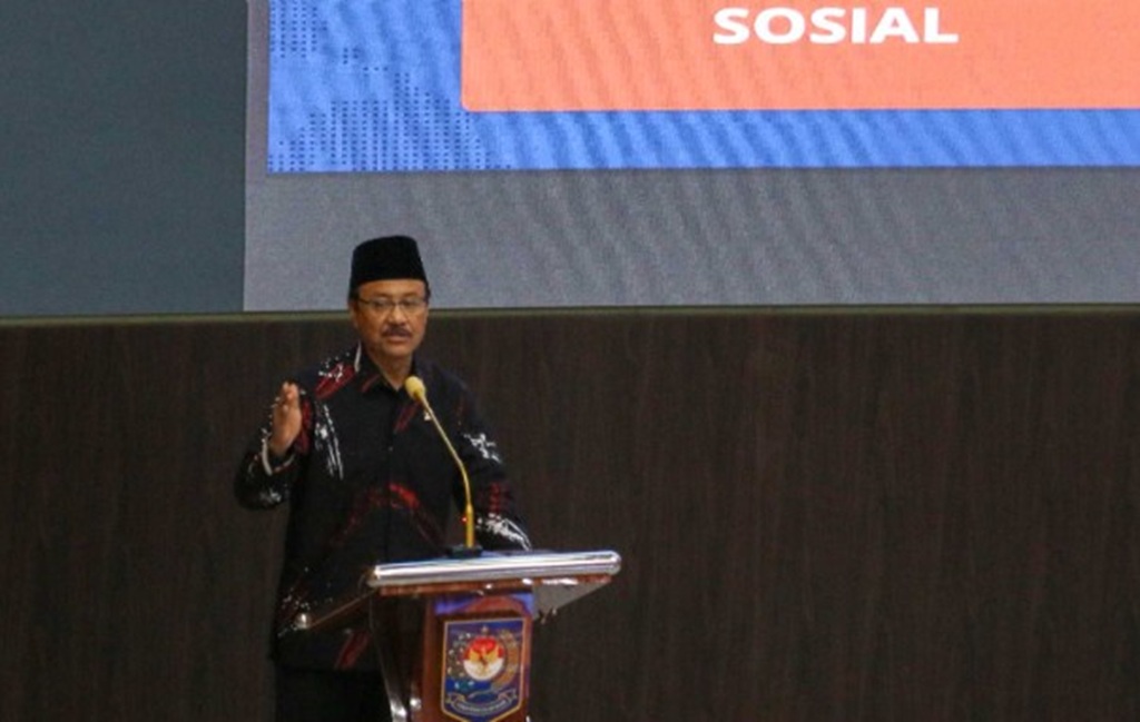 Menteri Sosial Saifullah Yusuf (Gus Ipul)  memberikan arahan dalam Sosialisasi Piloting Digitalisasi Bantuan Sosial dan Peran Pemerintah Daerah, di Gedung Kemendagri, Selasa (3/2/2026).