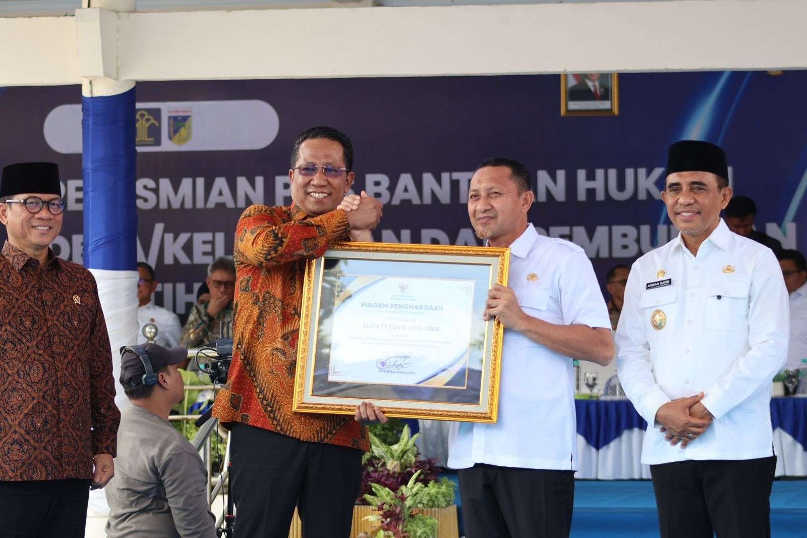 Menteri Hukum RI Supratman Andi Agtas meresmikan Peresmian 2.017 Pos Bantuan Hukum (Posbankum) Desa dan Kelurahan di Provinsi Sulawesi Tengah, Rabu (4/2).
