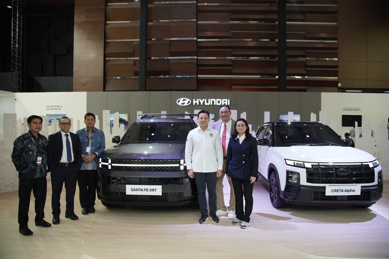 Hyundai Sambut Kunjungan Anggota DPR RI Moreno  Soeprapto di IIMS 2026