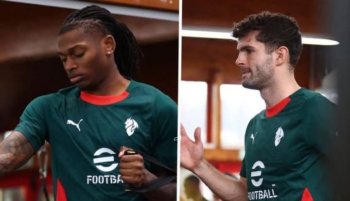 striker AC Milan yang menjadi top skor pertama dan kedua klub meski sering absen karena cedera.