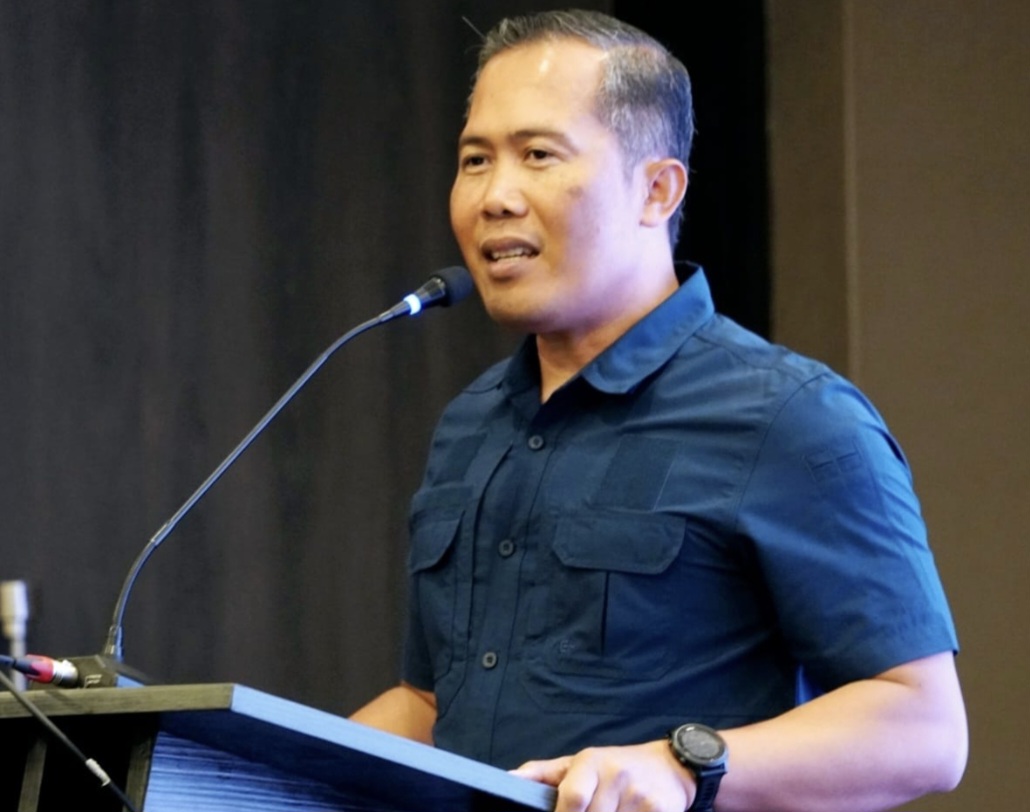 Plt Ketua DPD Partai Demokrat NTB Letkol Inf (Purn) Si Made Rai Edi Astawa meminta Lalu Imam Haromaen mengajukan surat pengunduran diri.