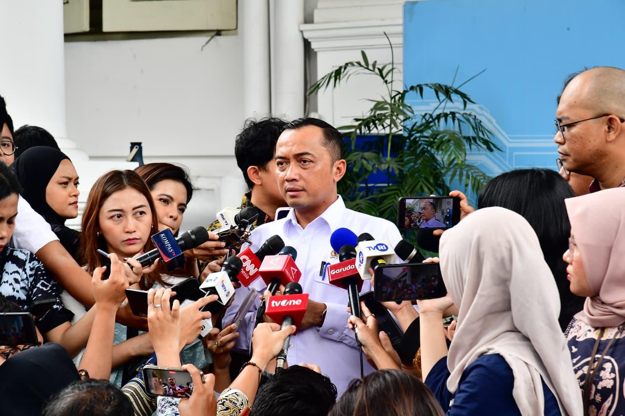 Mensesneg Prasetyo Hadi saat diwawancara media, beberapa waktu lalu.