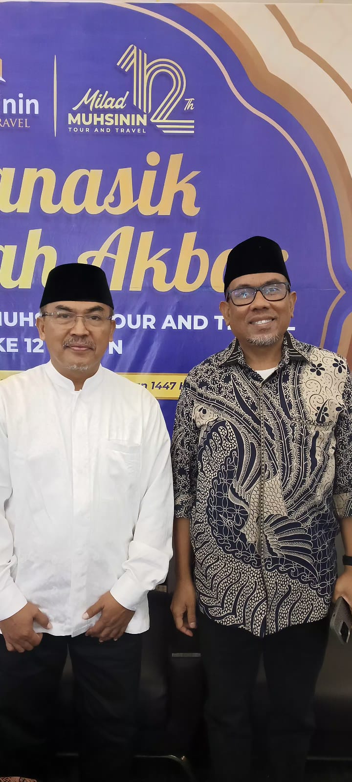 BERSINERGI: Komisaris Muhsinin Tour and Travel HL Idham Chalid (kiri) bersama Direktur Muhsnin Tour and Travel H Ahmad Muharis.