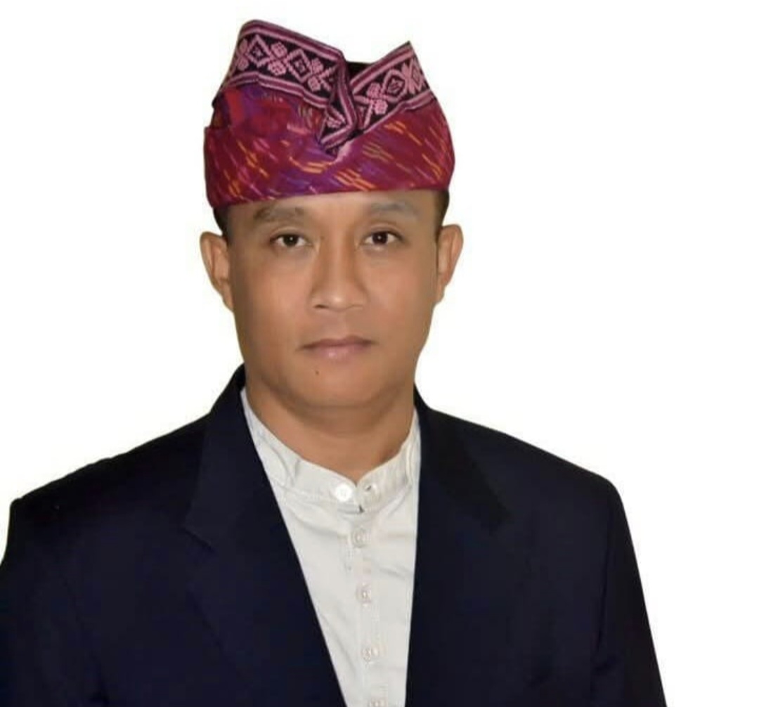 Anggota DPRD NTB Made Slamet menjadi orangtua asuh bagi puluhan anak yatim panti asuhan Yayasan Dharma Laksana Mataram.