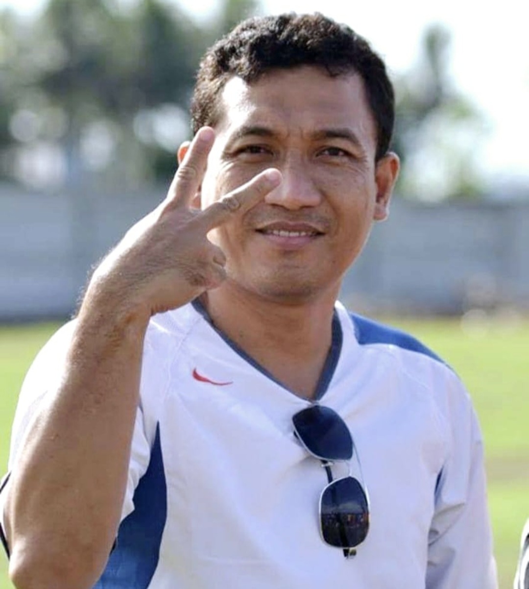 Anggota DPRD NTB Raden Nuna Abriadi adalah legenda hidup sepak bola Provinsi NTB. Ia adalah bintang lapangan di era 1990-an.