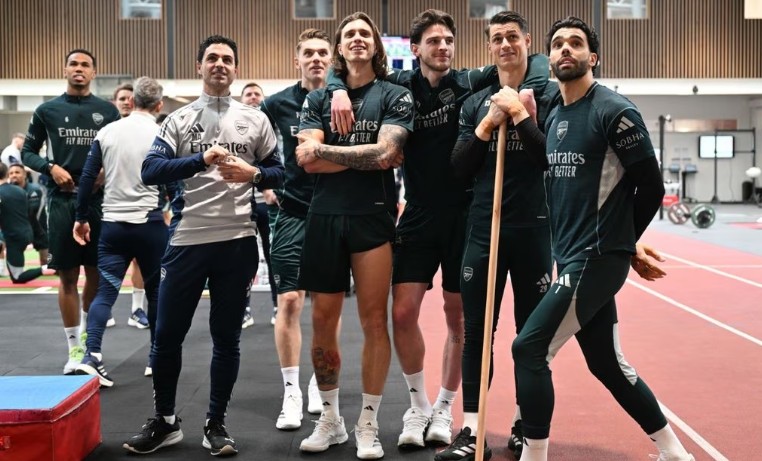Arsenal siap menghadapi Chelsea dalam lanjutan Premier League malam nanti.