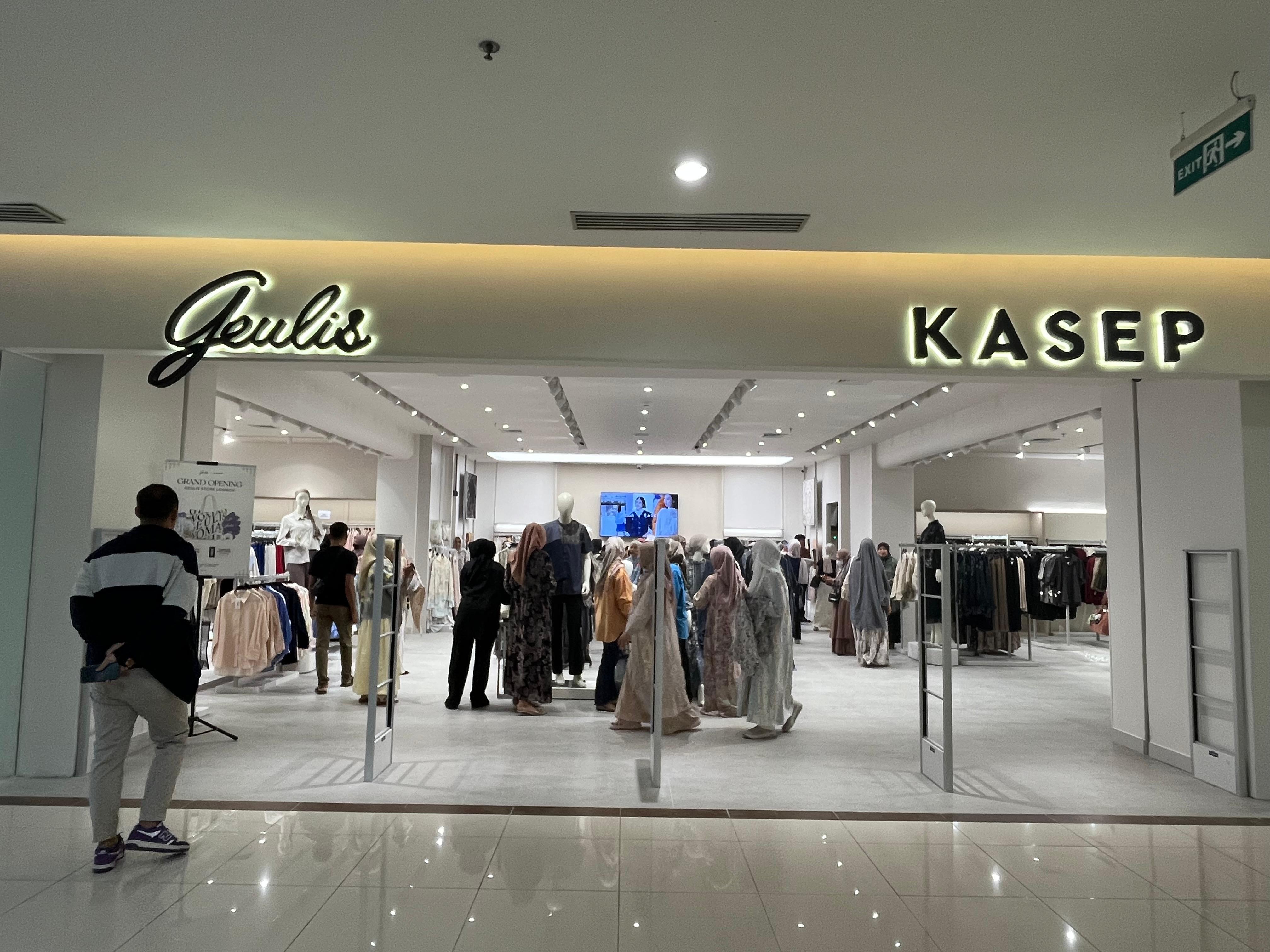 GRAND OPENING: Gerai brand fesyen Geulis telah hadir di lantai 1 Lombok Epicentrum Mall, Minggu (1/3).
