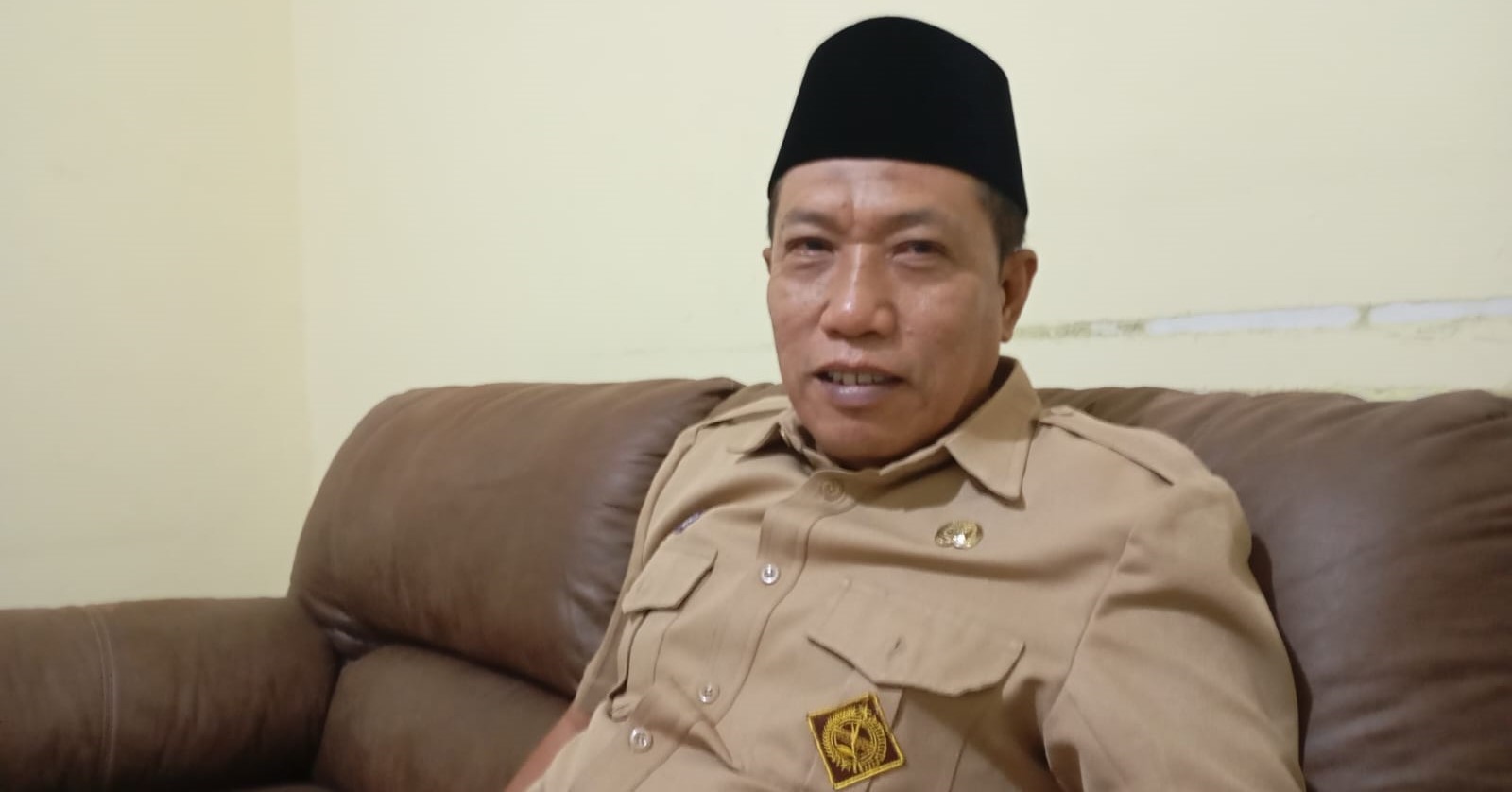 Kepala MTsN 1 Mataram Muhammad Salahuddin