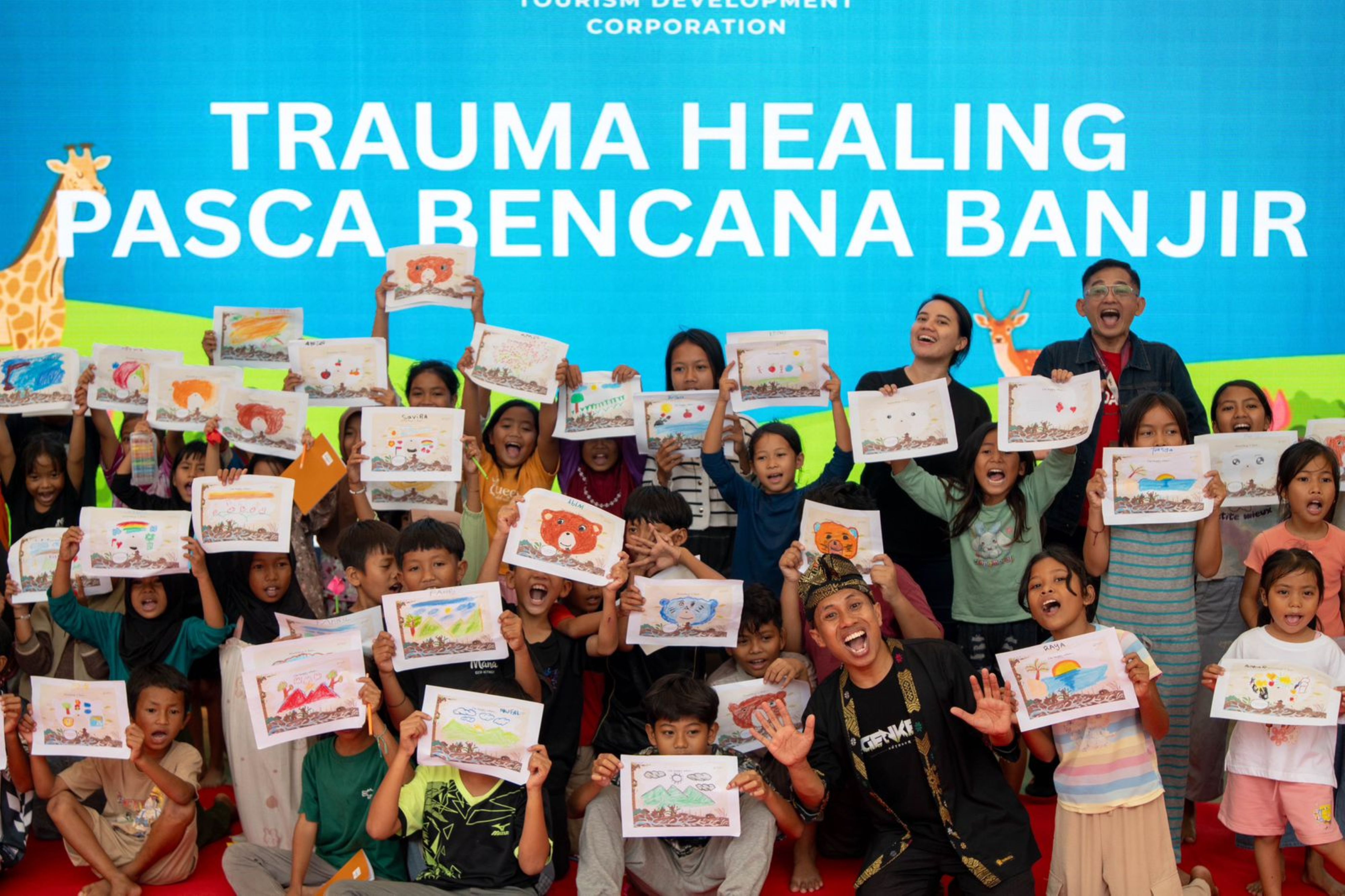 ITDC salurkan bantuan dan gelar program pemulihan untuk anak-anak terdampak banjir di KEK Mandalika, Sabtu (28/2).