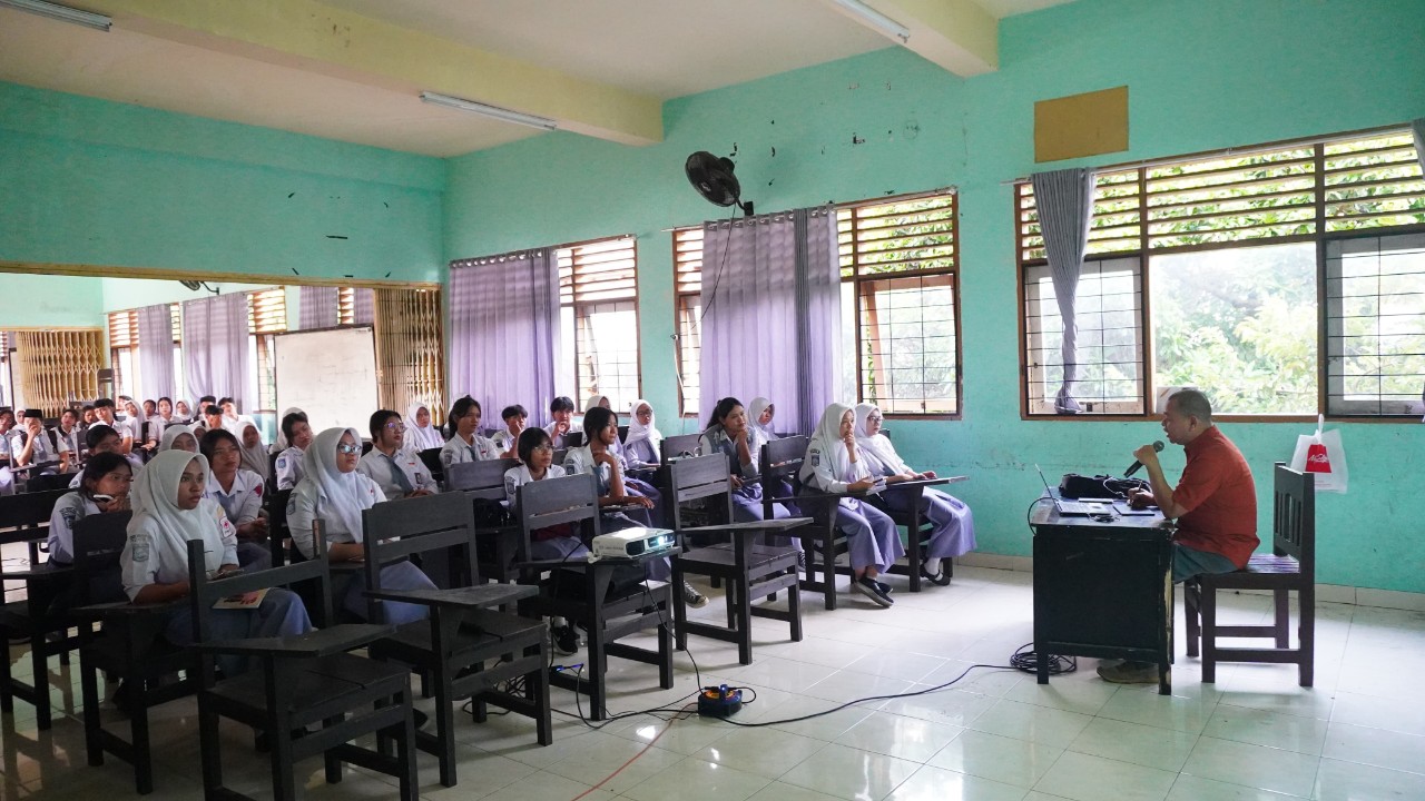 SMA Negeri 9 Mataram menggelar kegiatan pembimbingan UTBK secara luring (tatap muka langsung) selama empat hari.