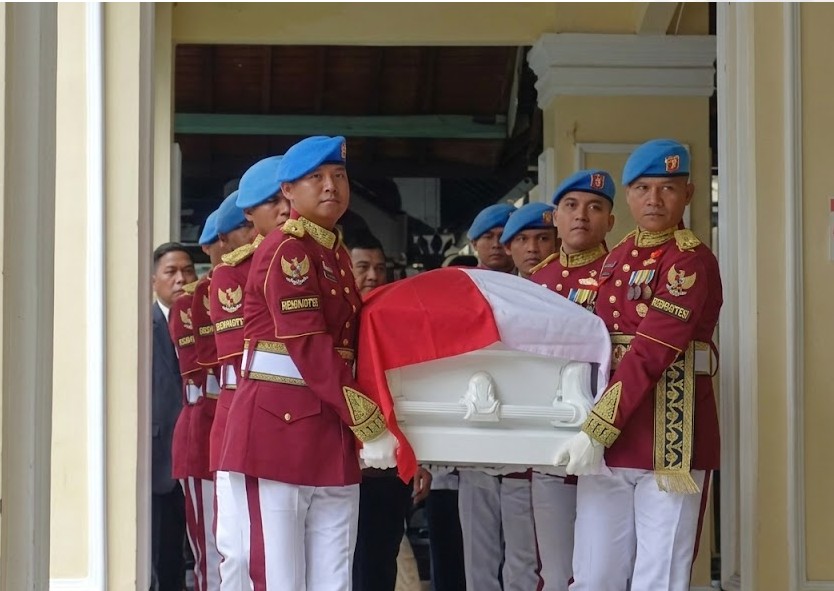 Penghormatan Terakhir Sang Penjaga Pancasila: Jenazah Try Sutrisno Dimakamkan Secara Militer di TMP Kalibata