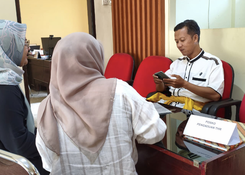 Posko pengaduan THR