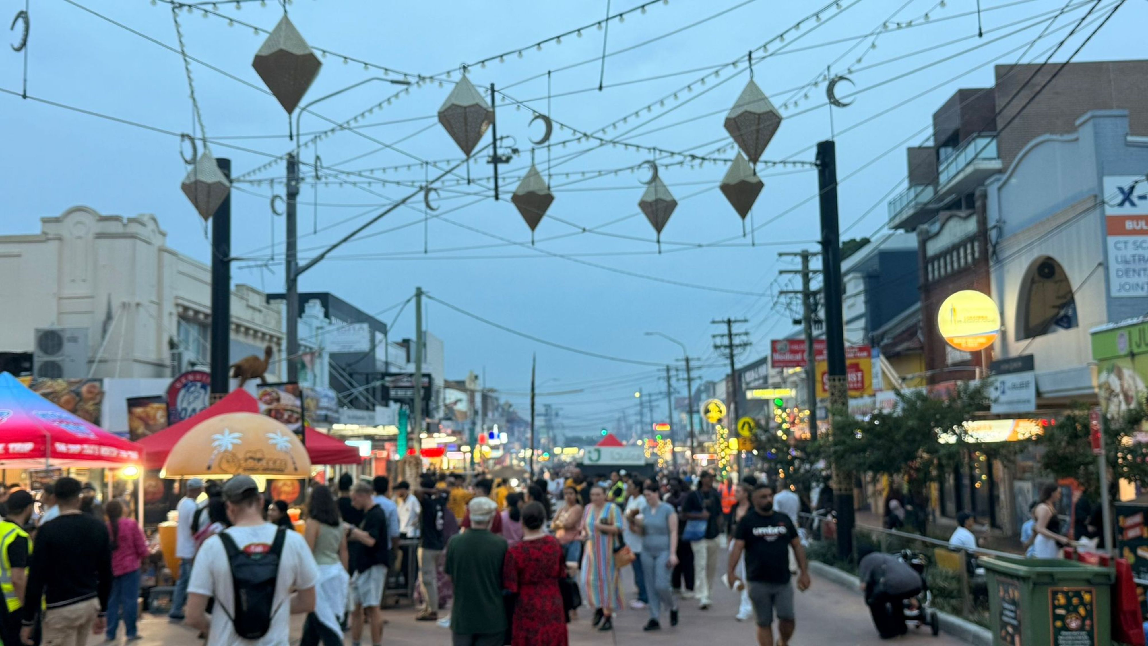 Lakemba Ramadan Festival menjadi perayaan Ramadan terbesar di Australia yang secara total, bisa dipadati oleh jutaan pengunjung selama sebulan penuh.
