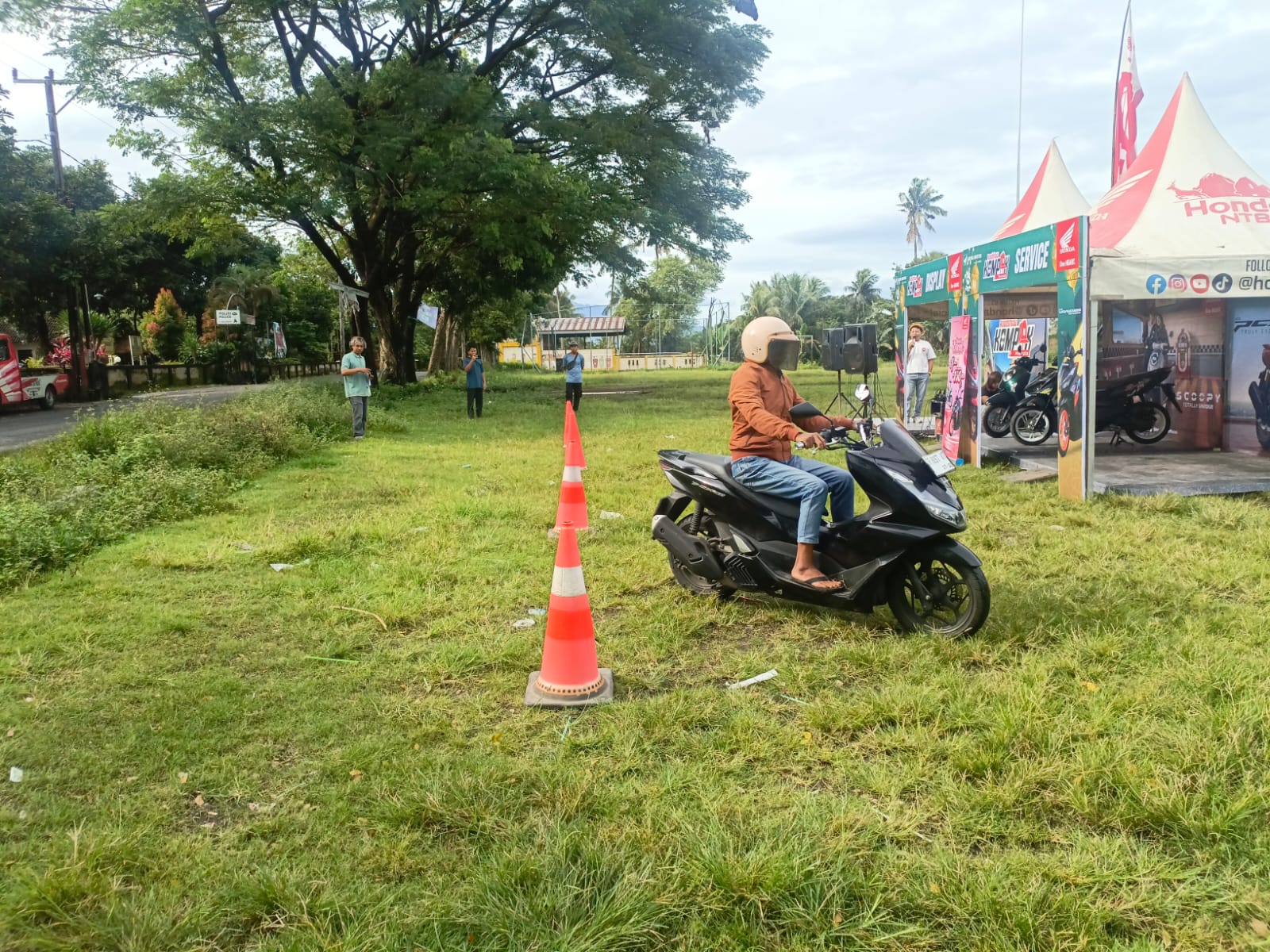 Memberikan kemudahan sekaligus pengalaman terbaik bagi konsumen, Astra Motor menghadirkan fitur Test Ride melalui aplikasi Motorku X. Lewat fitur ini, konsumen dapat merasakan langsung sensasinya.