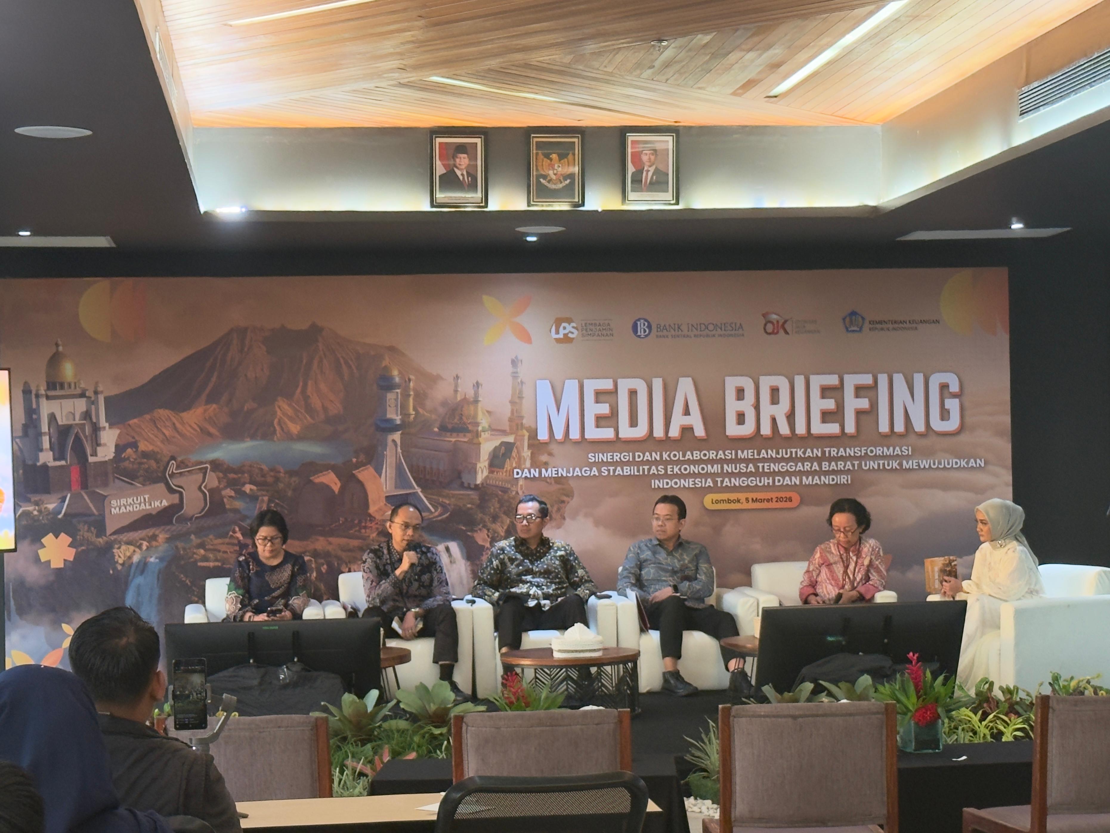 Suasana media briefing dengan Sinergi dan Kolaborasi Melanjutkan Transformasi dan Menjaga Stabilitas Ekonomi NTB Untuk Mewujudkan Indonesia Tangguh dan Mandiri, yang digelar Kamis (5/3). 