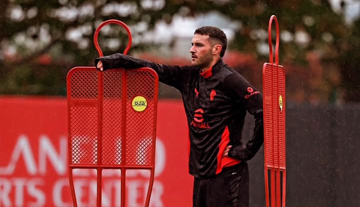 Santiago Gimenez striker AC Milan yang belum juga mencetak gol di Serie A. (Istimewa) 