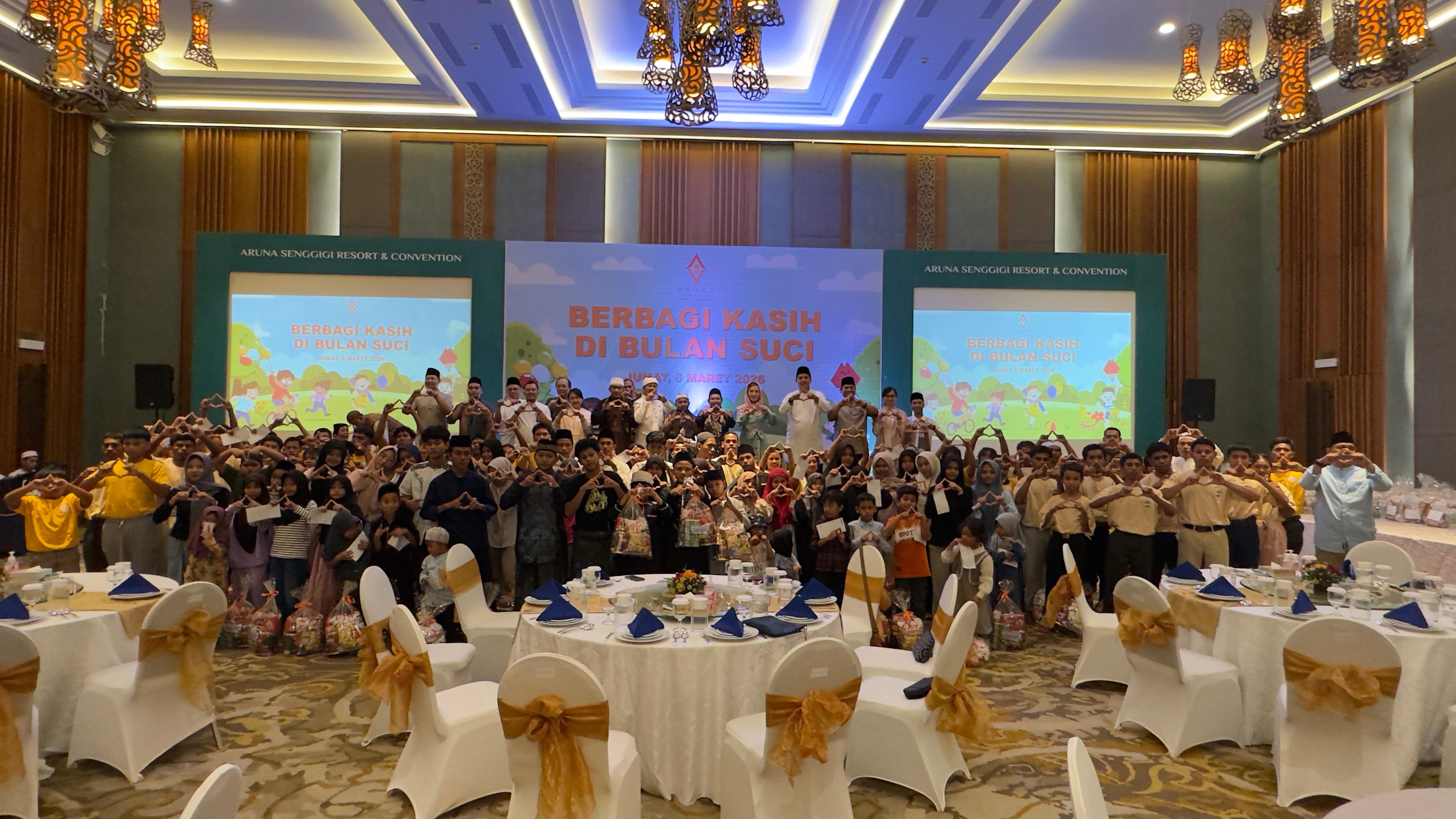 Melalui momentum dua hari besar keagamaan tersebut, Aruna Senggigi Resort &amp; Convention menghadirkan program berbagi yang menyasar anak-anak yatim piatu di wilayah sekitar.