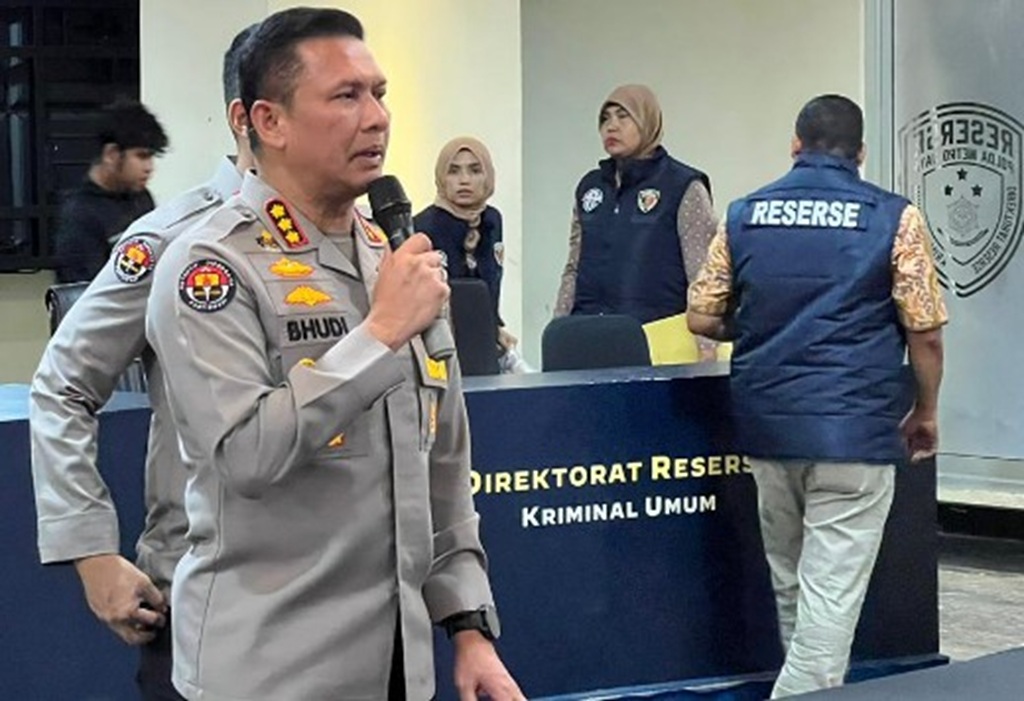Direktur Reserse Kriminal Khusus Polda Metro Jaya, Brigjen Pol. Edy Suranta Sitepu, mengonfirmasi langsung penahanan dokter Richard Lee setelah rangkaian proses pemeriksaan panjang.