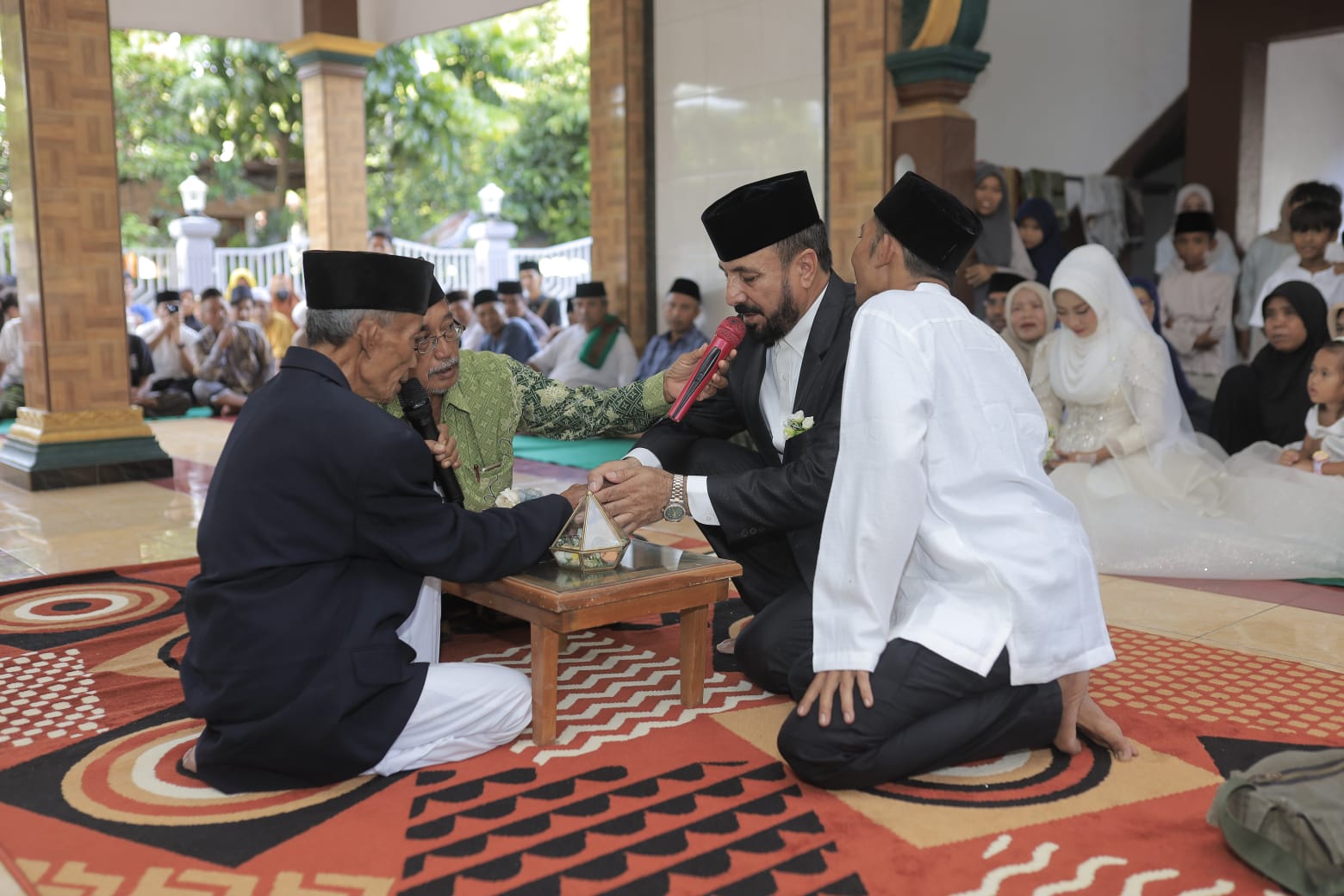 Kisah viral Muhammad Afsar, bule Dubai yang pesunting gadis cantik asal Lombok Barat.