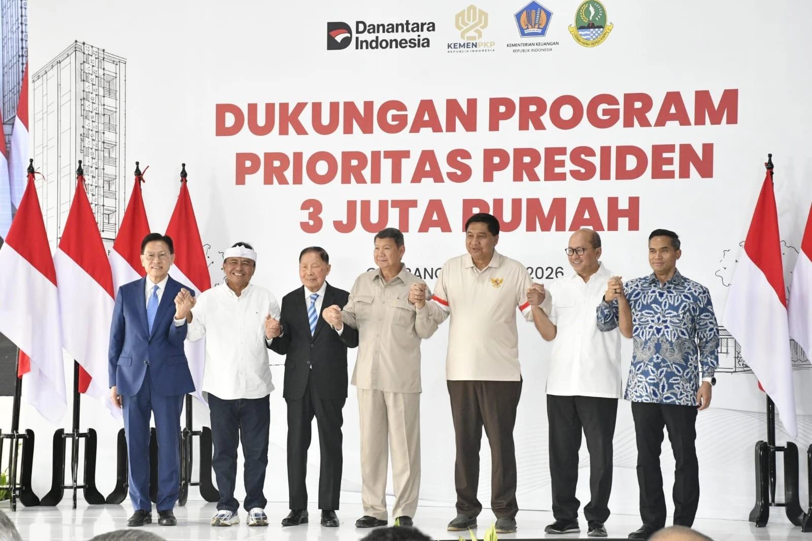 Kementerian Perumahan dan Kawasan Permukiman (PKP), pemerintah resmi melakukan groundbreaking pembangunan Rumah Susun (Rusun) subsidi di kawasan Meikarta, Kabupaten Bekasi, Minggu (8/3).