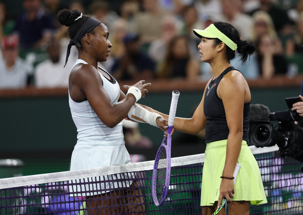 Coco Gauff mundur karena cedera lengan kiri di Indian Wells 2026. Alexandra Eala unggul 6-2, 2-0 sebelum Gauff menghentikan pertandingan.