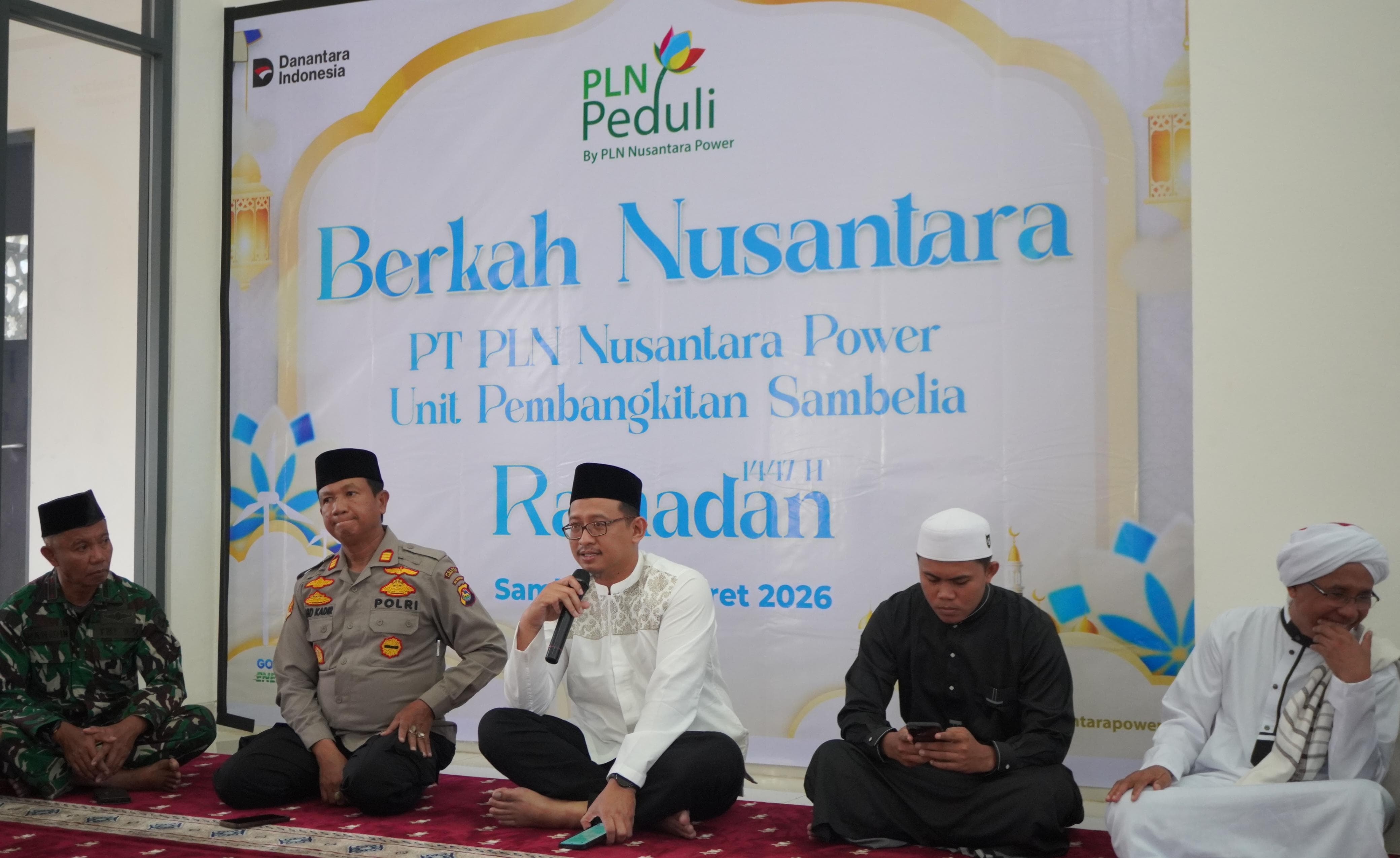 BERKAH RAMADAN: Jajaran PT PLN Nusantara Power saat melakukan kegiatan safari ramadan bersama masyarakat Desa Padak Guar, Kecamatan Sambelia.