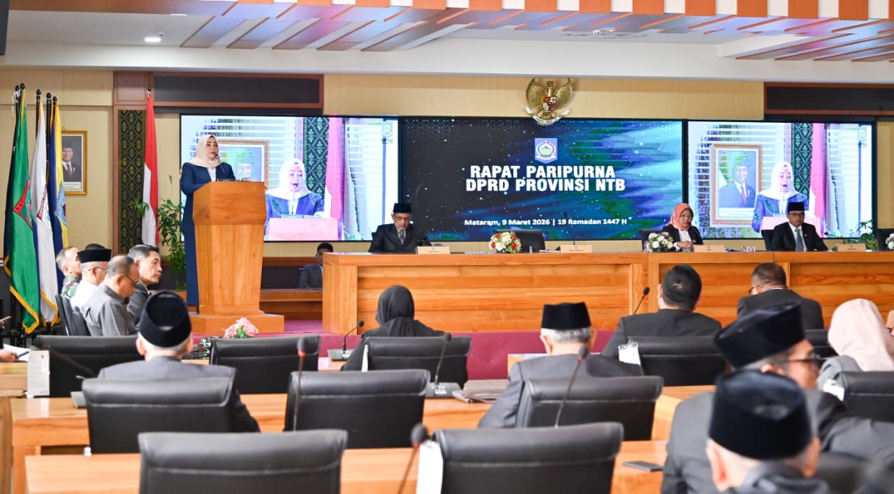Wagub NTB Indah Dhamayanti Putri, saat menyampaikan penjelasan gubernur terhadap Raperda tentang Perubahan atas Perda Nomor 2 Tahun 2024 tentang Pajak Daerah dan Retribusi Daerah, di hadapan DPRD NTB.