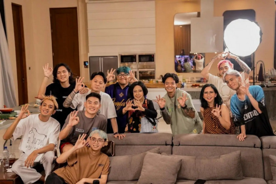 Streamer Reza Arap berpamitan kepada rekan-rekannya di AAA Clan saat live streaming Marapthon Season 3 sebelum memutuskan rehat sementara demi pemulihan kesehatan mental.