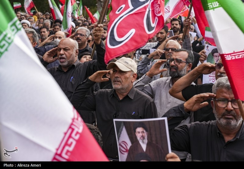 Jutaan warga Iran dukung Ayatollah Seyed Mojtaba Khamenei sebagai pemimpin baru. Rakyat kecam agresi AS-Israel di tengah eskalasi regional.