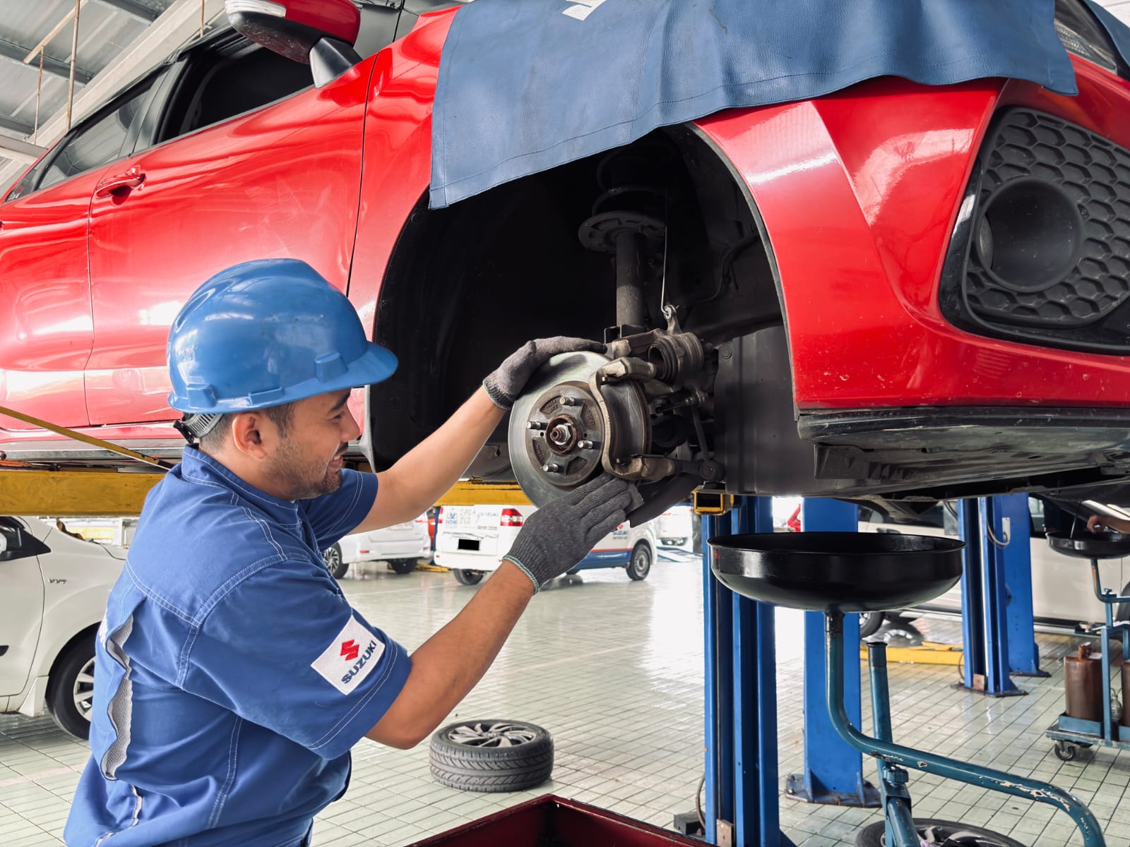 Suzuki ingatkan pentingnya pengecekan sistem rem sebelum mudik untuk memastikan performa pengereman tetap optimal saat mobil membawa beban penuh dan menghadapi kondisi jalan ekstrem.
